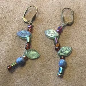 Hanging earrings with Czech bead leaves